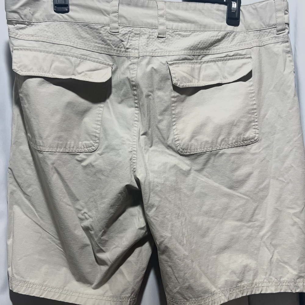 Huk Men's Light Tan Cargo Shorts - Picture 3 of 6